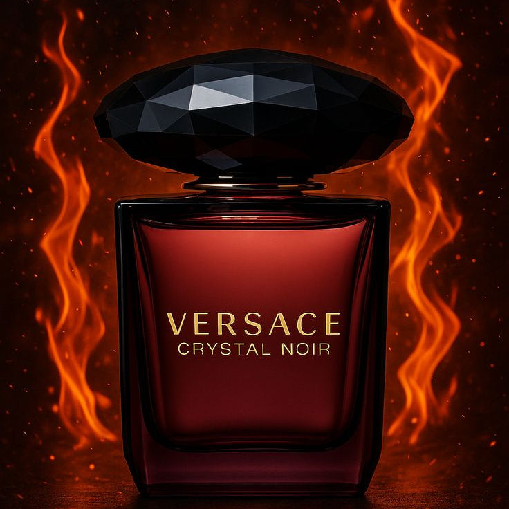 ✨ Versace Crystal Noir – سرّ الجاذبية الأنثوية الراقية
